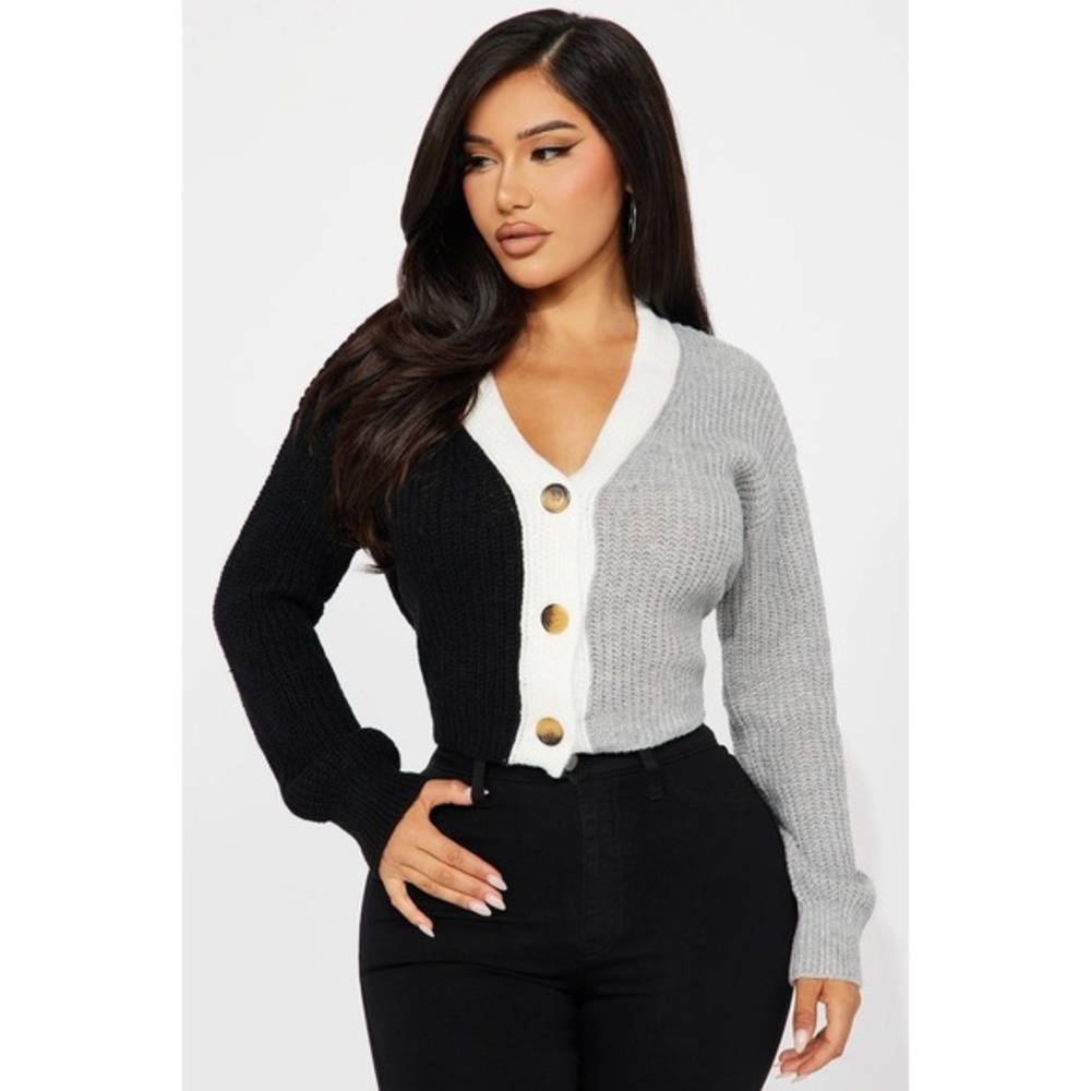 Almost Famous Women Medium Colorblock Cropped Cardigan Black Grey White RAE1662